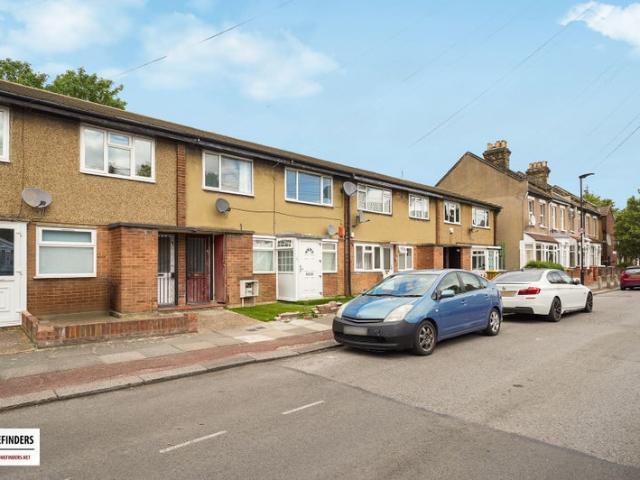 Apartment for rent in Maryland, Greater London