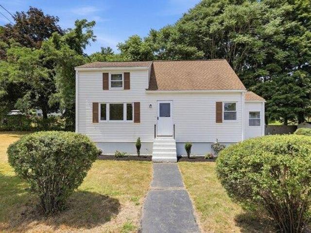 House for sale in Oaklands, Lowell