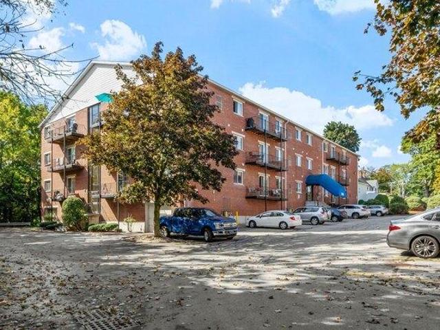 Condo for sale in Chelmsford, Middlesex County