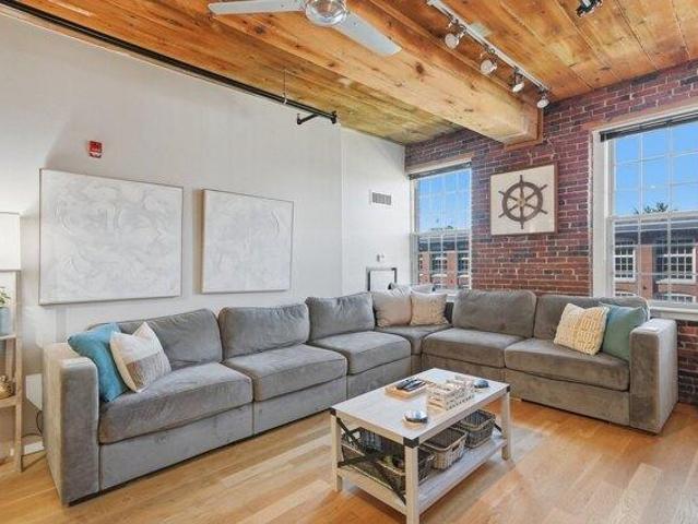 Condo for sale in Merrimack-Middle Street Historic District, Lowell