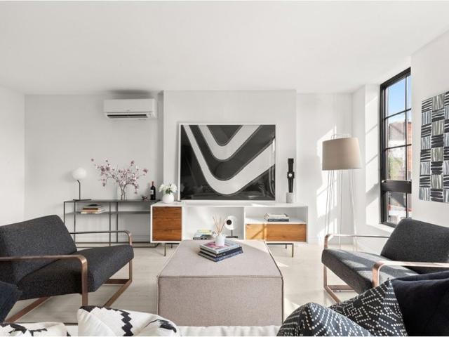 Apartment for sale in Arverne, New York