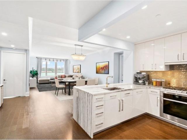 Apartment for sale in Arverne, New York