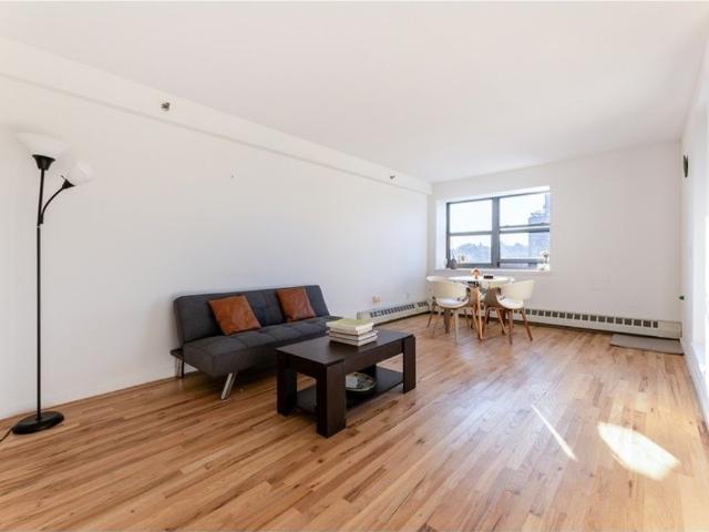 Apartment for sale in Arverne, New York