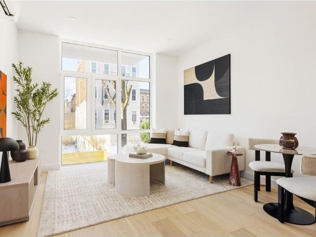 Apartment for sale in Arverne, New York