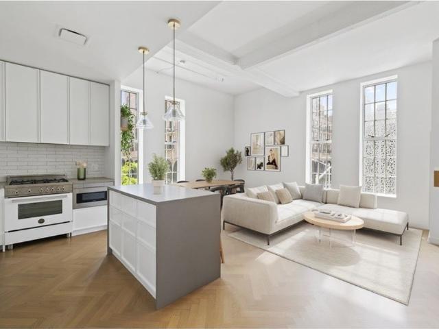 Apartment for sale in Arverne, New York