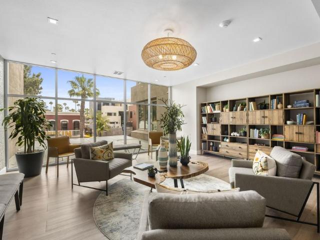Apartment for sale in Oceanside