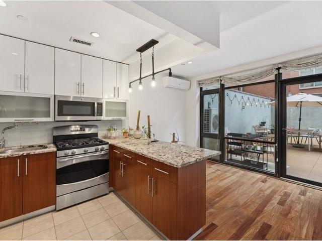 Apartment for sale in Queens, Arverne