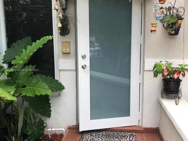 Townhouse for rent in Coral Gables