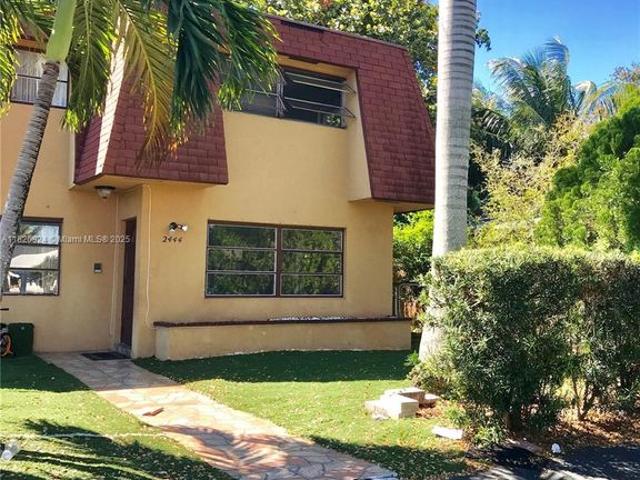 Townhouse for rent in Dania