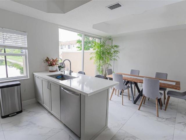 Townhouse for rent in Pembroke Pines