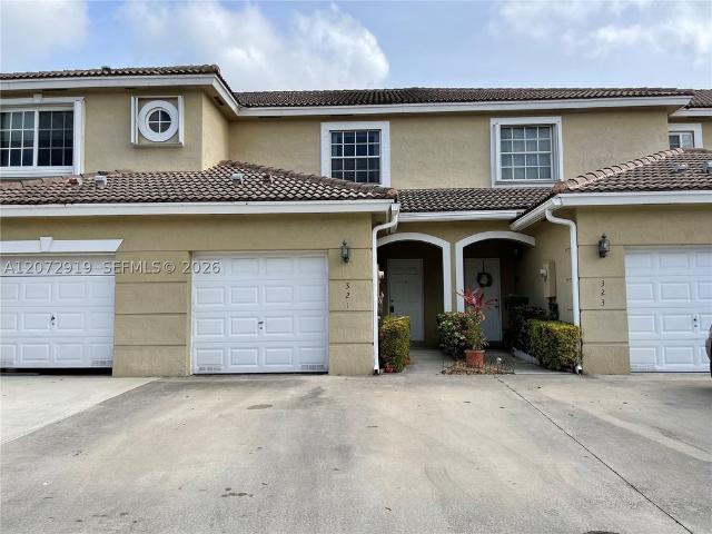 Townhouse for rent in Pembroke Pines, Florida