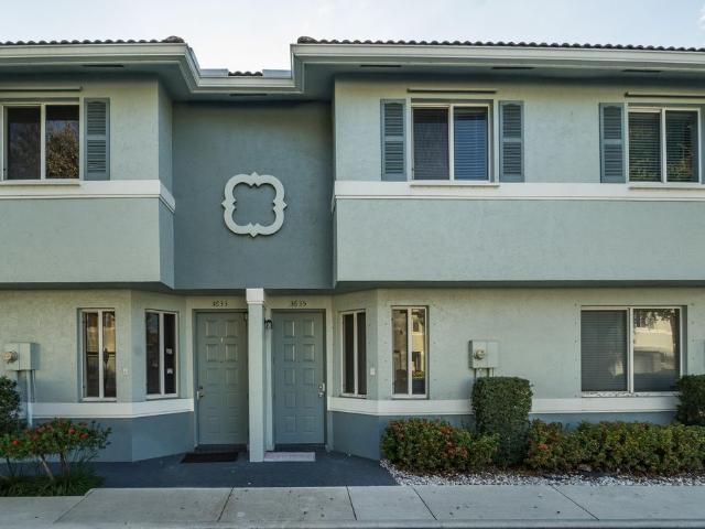 Townhouse for rent in Riviera Beach, Florida