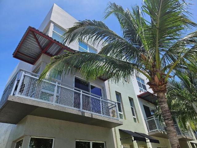 Townhouse for sale in Oakland Park