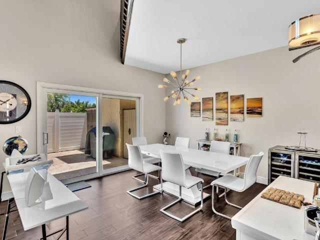 Townhouse for sale in Oakland Park, Florida