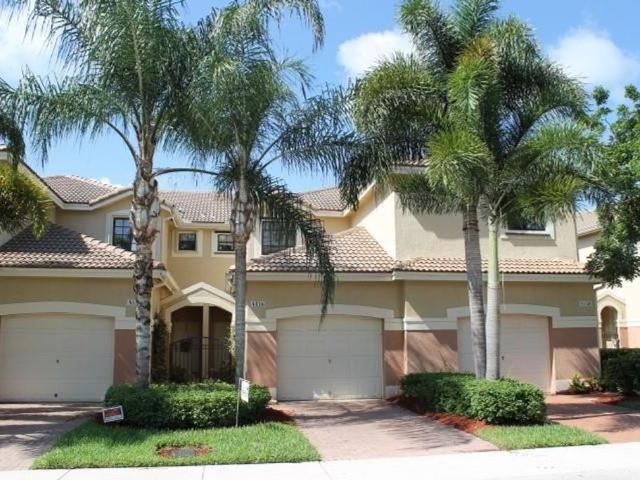 Townhouse for sale in Weston