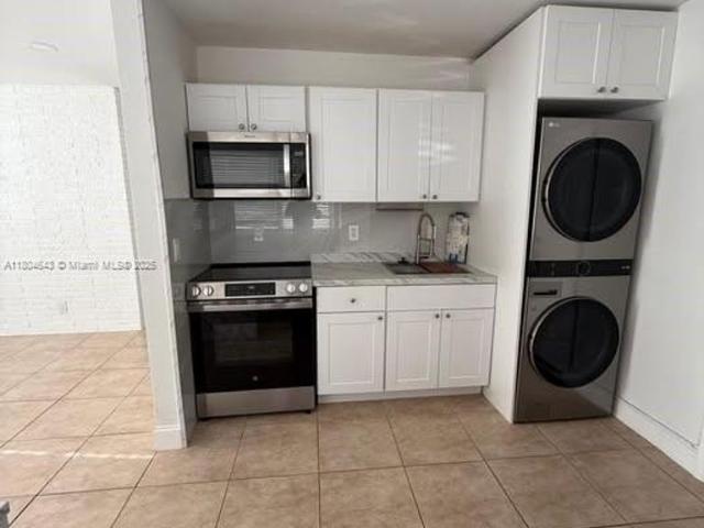 Villa for rent in Hallandale