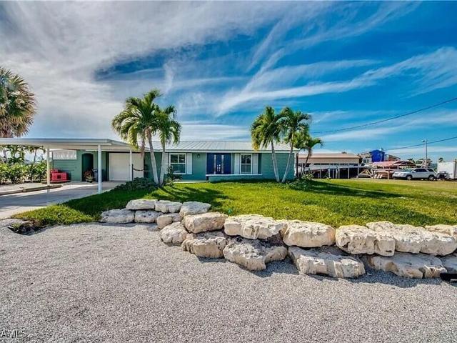 Detached House for sale in Bokeelia, Florida