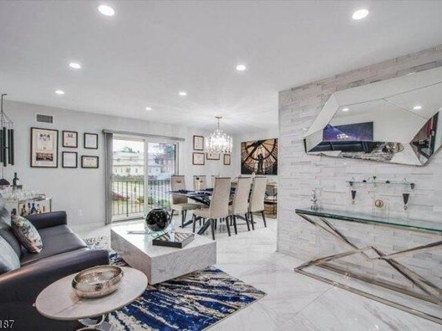 Condo for sale in Lyndhurst, New Jersey