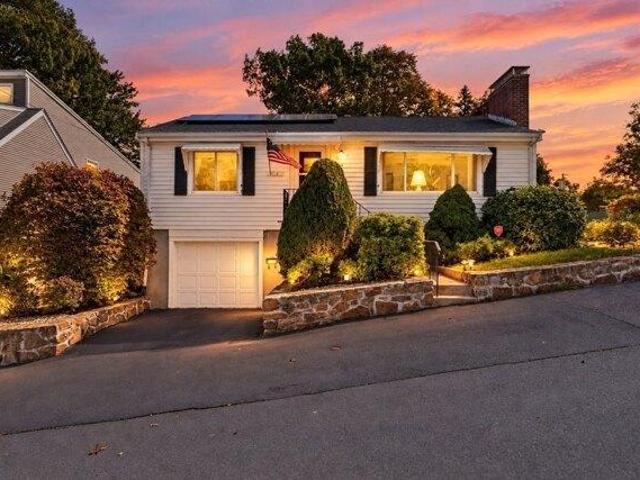 House for sale in Lynn, Essex County