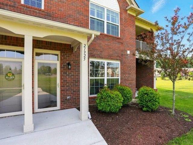Condo for sale in Macomb