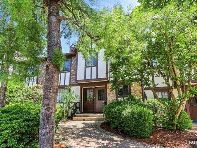Condo for sale in Mahwah, New Jersey