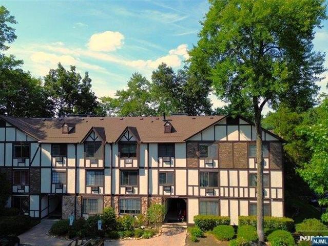 Condo for sale in Mahwah, New Jersey