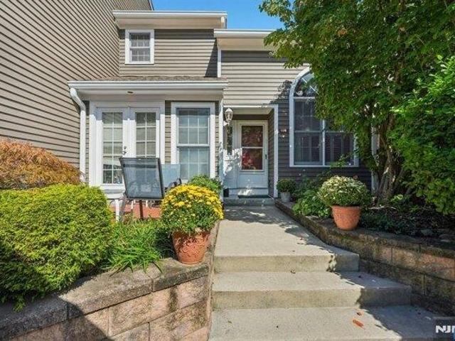Condo for sale in Ramapo Ridge, Mahwah