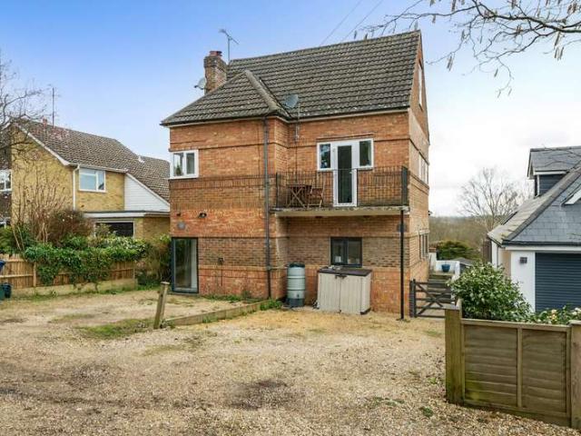 Maisonette for sale in Wrecclesham, Fole