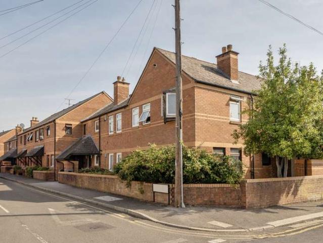 Maisonette for sale in Reading