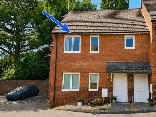 Maisonette for sale in Cliff Hill, Green Close