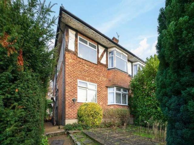 Maisonette for sale in Bromley Park, Greater London