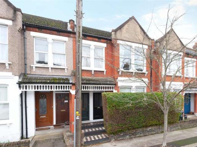 Maisonette for sale in London Borough of Merton, Greater London
