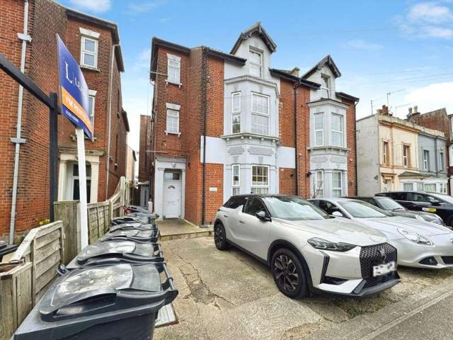 Maisonette for sale in Dale Hill, Essex