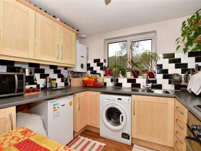 Maisonette for sale in Hooley, Red Hill
