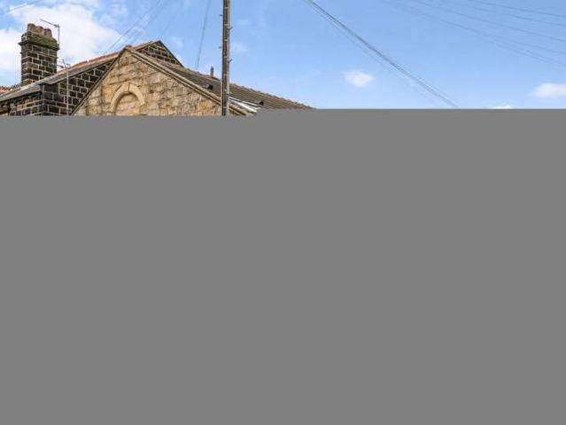 Maisonette for sale in Shaw Lane, Yeadon