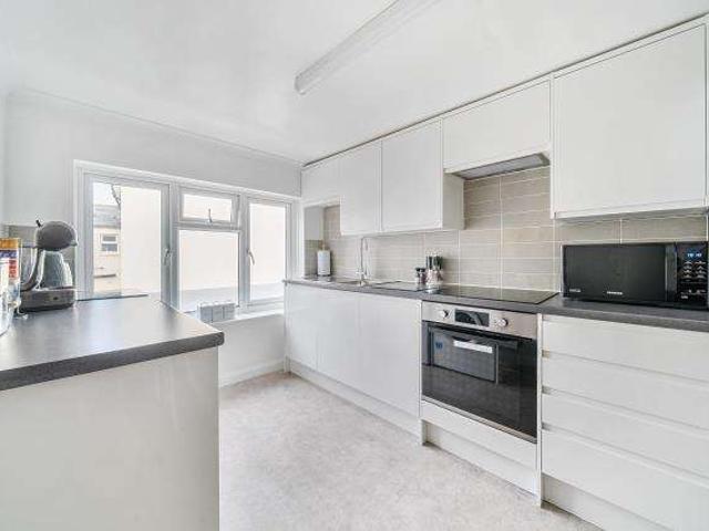 Maisonette for sale in Surbiton, Greater London