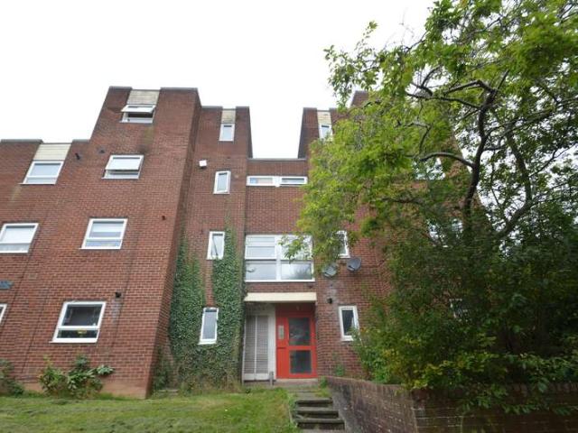 Maisonette for rent in Brookside, Telford
