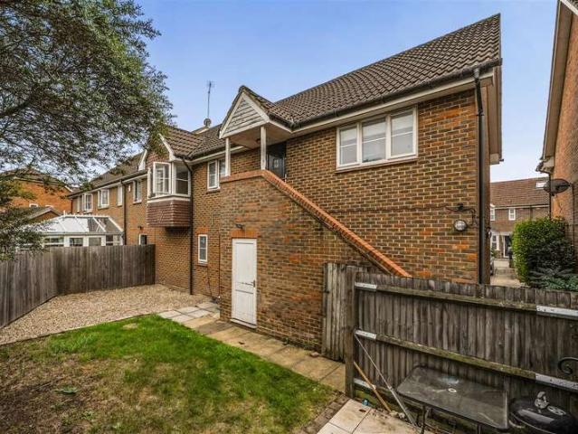 Maisonette for sale in Charvil