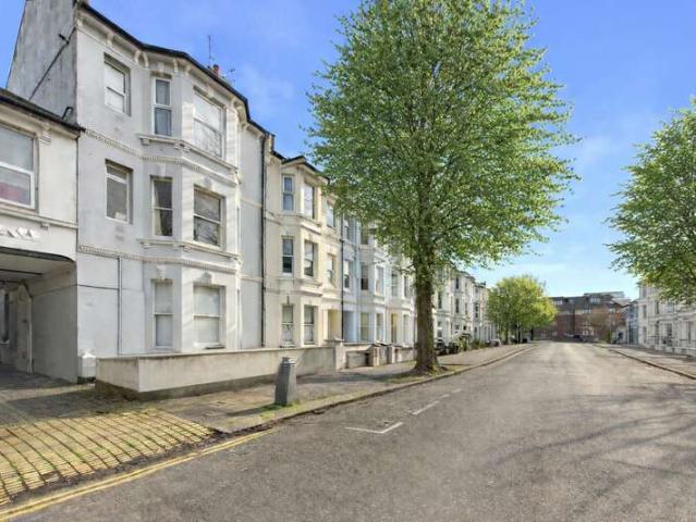 Maisonette for sale in Aldrington