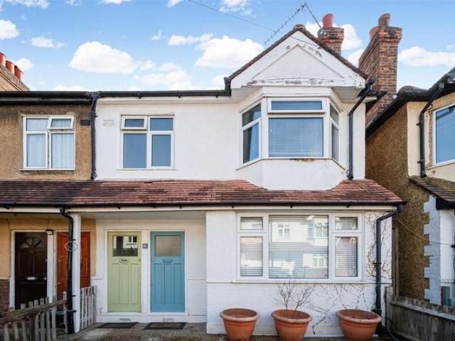 Maisonette for sale in London Borough of Merton, Greater London