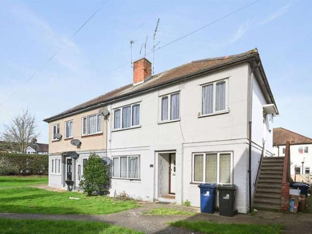 Maisonette for sale in London Borough of Ealing, Greenford