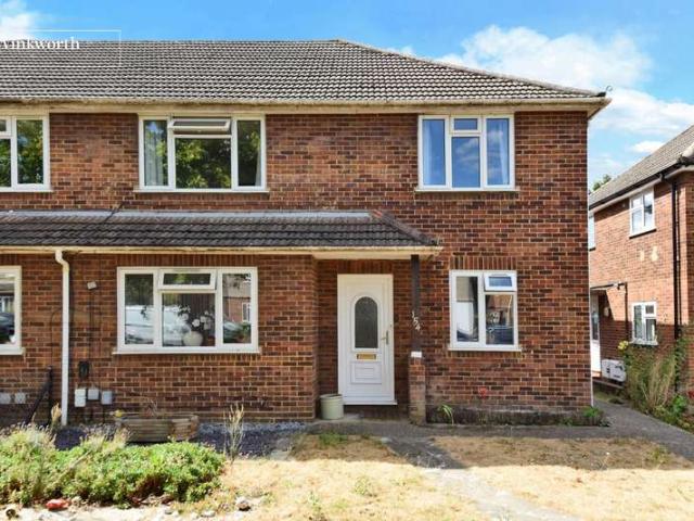 Maisonette for sale in Stoneleigh, Ewell