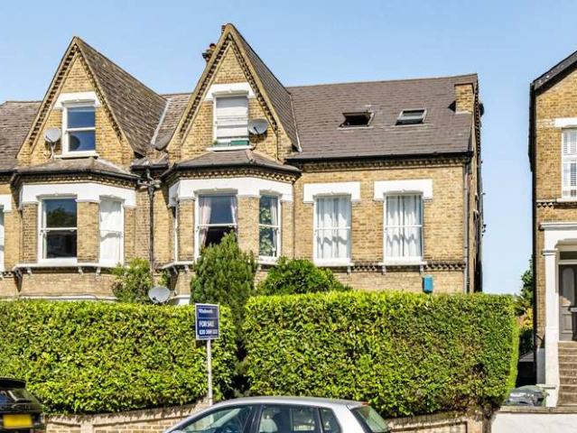 Maisonette for sale in London Borough of Lambeth, Greater London