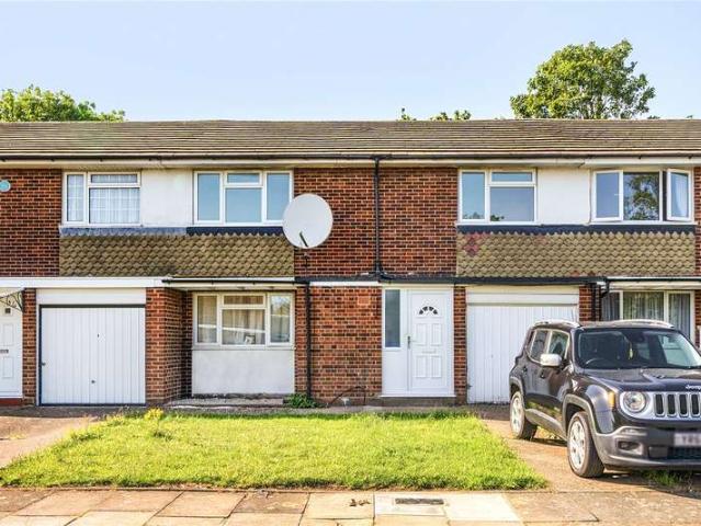 Maisonette for sale in Cockfosters, Greater London
