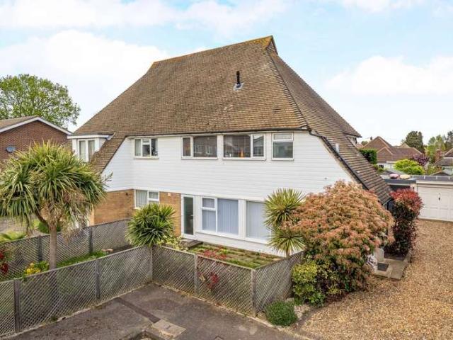 Maisonette for sale in Ashley Park, Surrey
