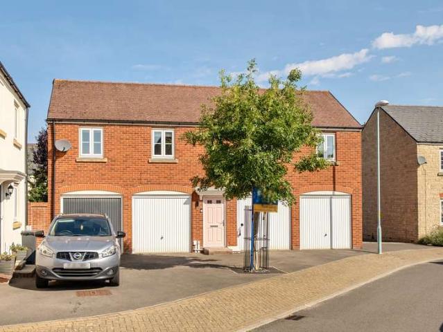 Maisonette for sale in School House, Gloucestershire