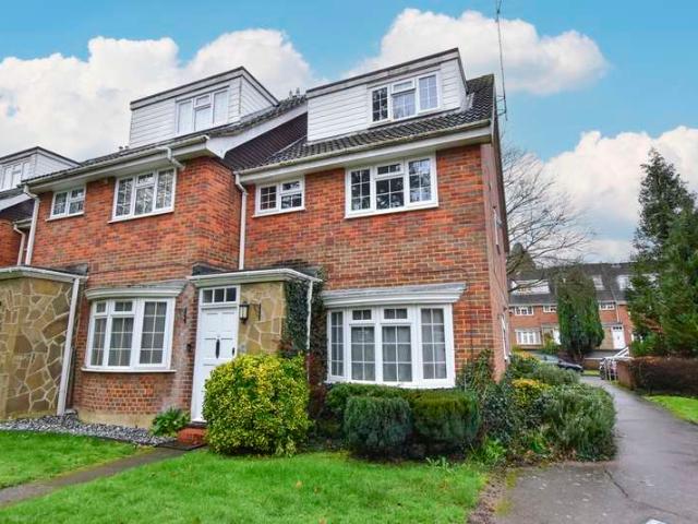 Maisonette for sale in North Watford
