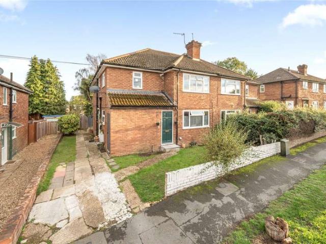 Maisonette for sale in Hermitage Woods, Woking
