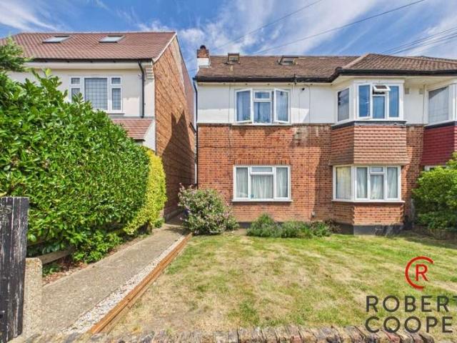Maisonette for sale in London Borough of Harrow, Greater London