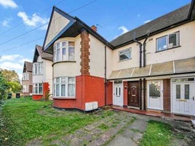 Maisonette for sale in London Borough of Redbridge, Greater London
